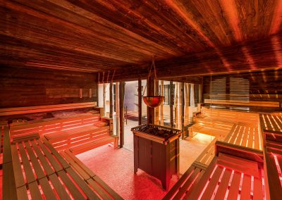 Vary heat in the KLAFS Sauna with a SANARIUM®